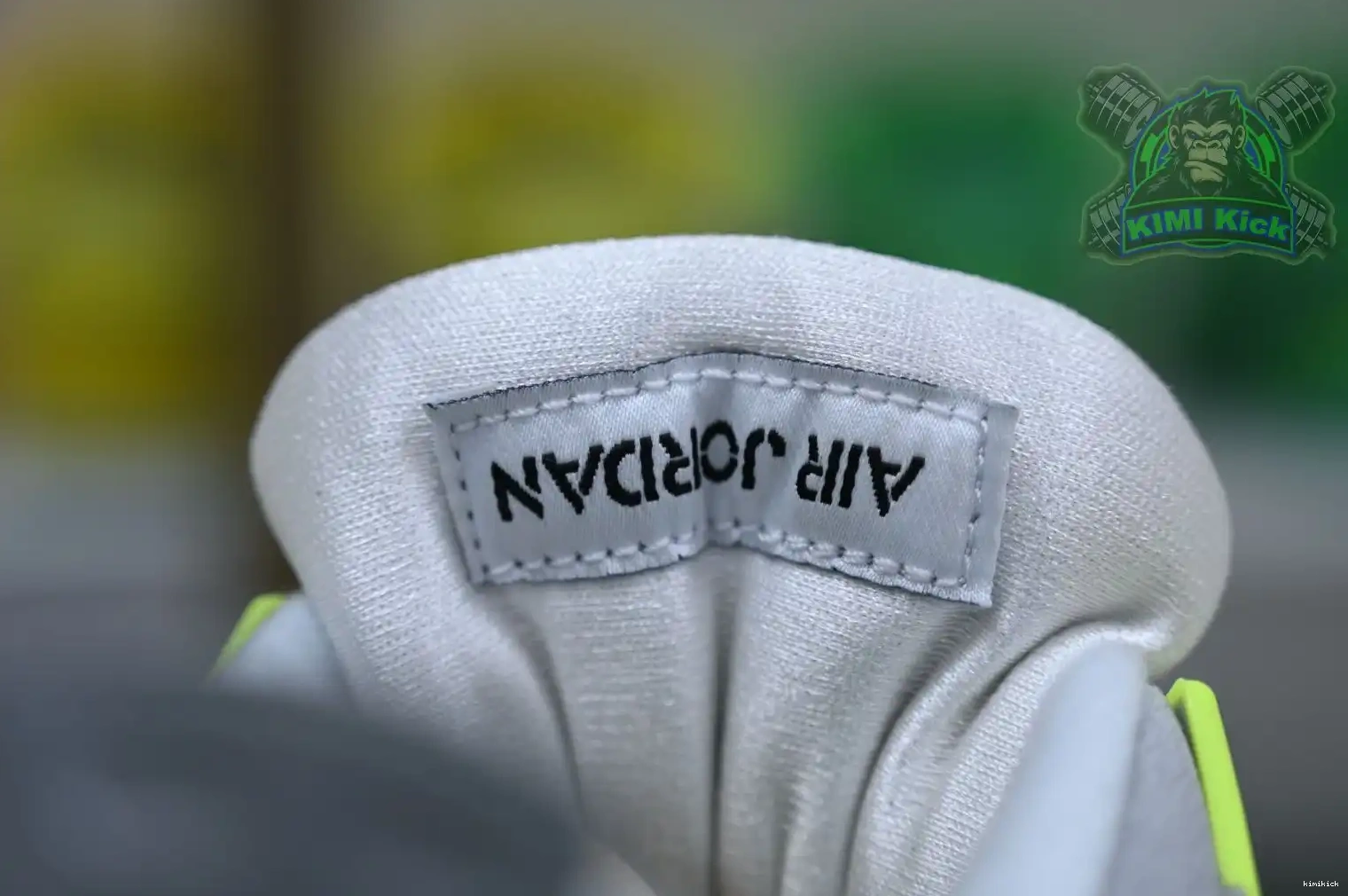 Air retro 4 se'95neon Jordan Kimikick Jordan 0424